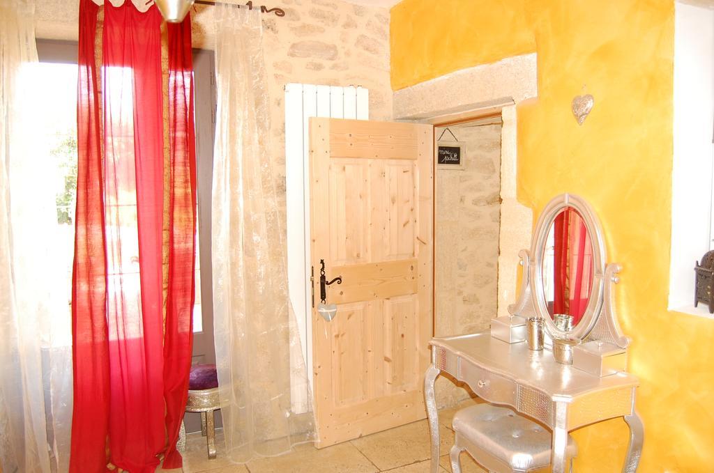 Maison D'Hotes Le Mas De Lila Vers Pont du Gard Habitación foto