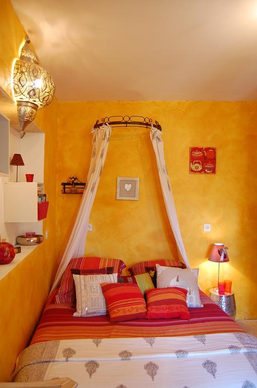 Maison D'Hotes Le Mas De Lila Vers Pont du Gard Habitación foto